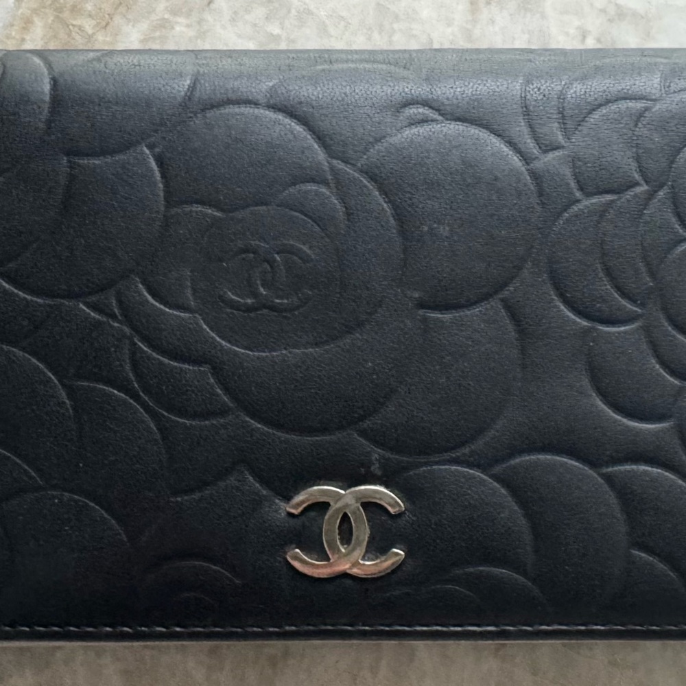 CHANEL Black Camellia-Embossed Long Wallet with Silver CC - Picture 9 of 10